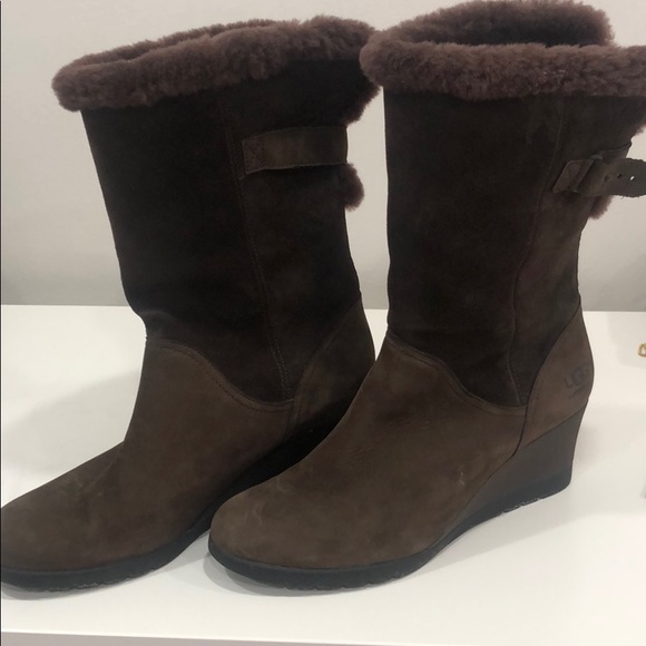 UGG wedge boot - Picture 3 of 3